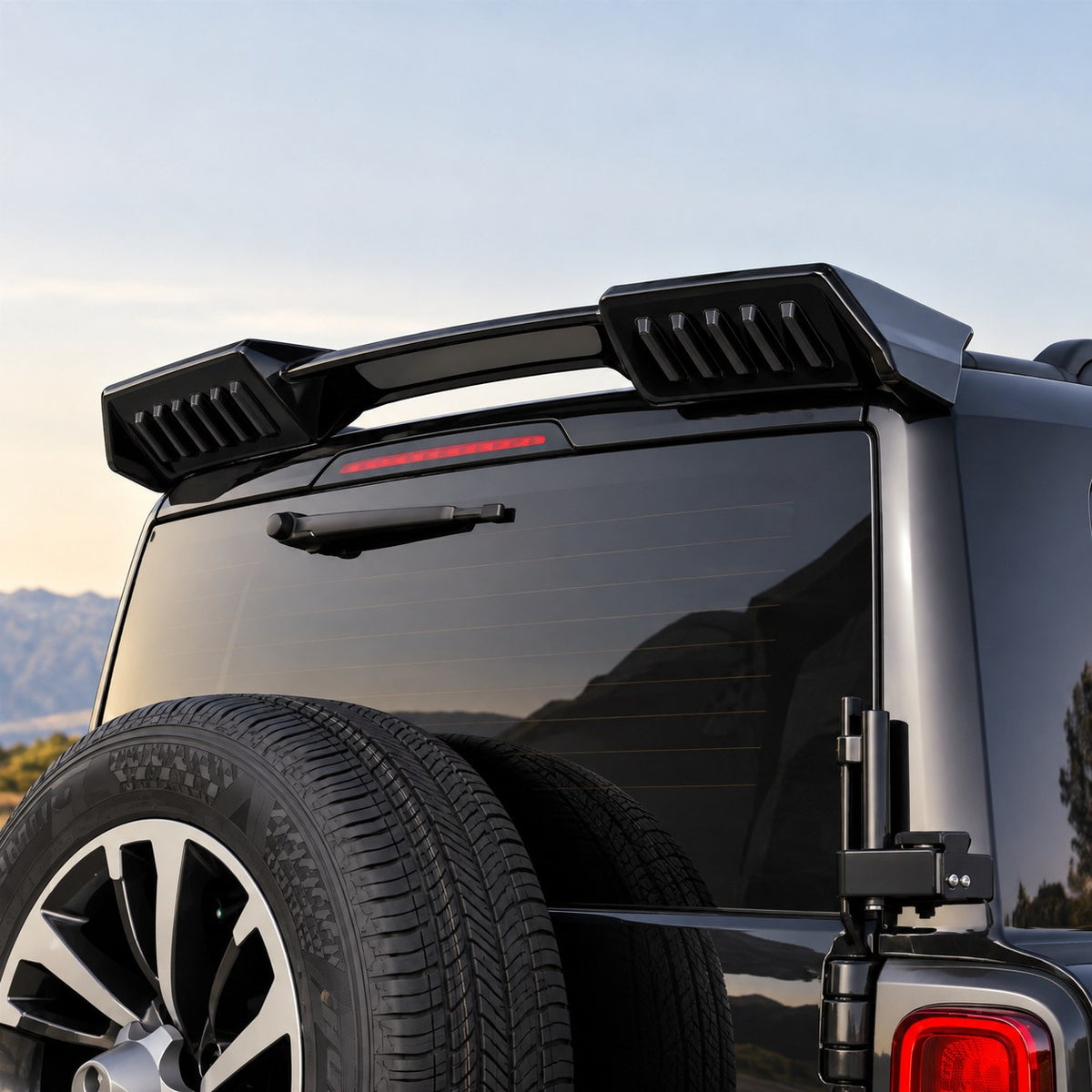 GWM Haval H9 2024 with black rear roof spoiler and fixed tail wing installed