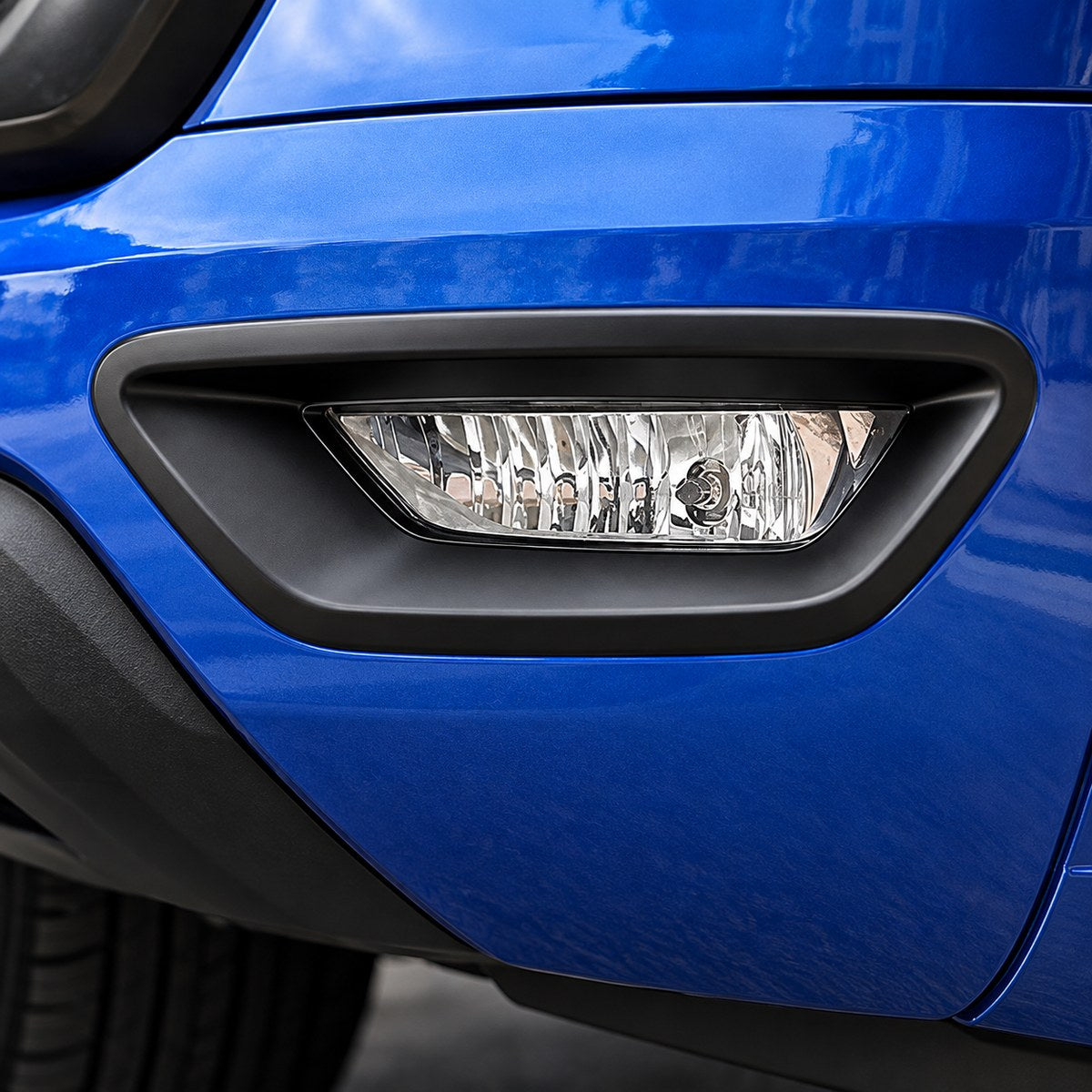 GWM Cannon black front fog light frame installed