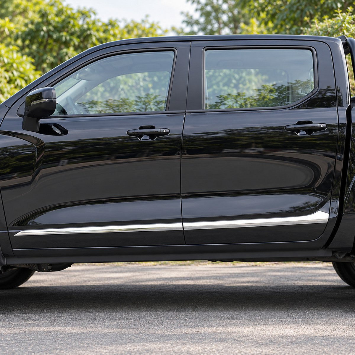 GWM Cannon King Kong pickup truck with polished stainless steel side door trim installed along the lower door panels.