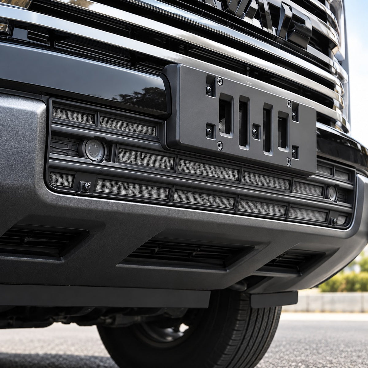 GWM Haval H9 with black insect screen grille installed on the lower front bumper