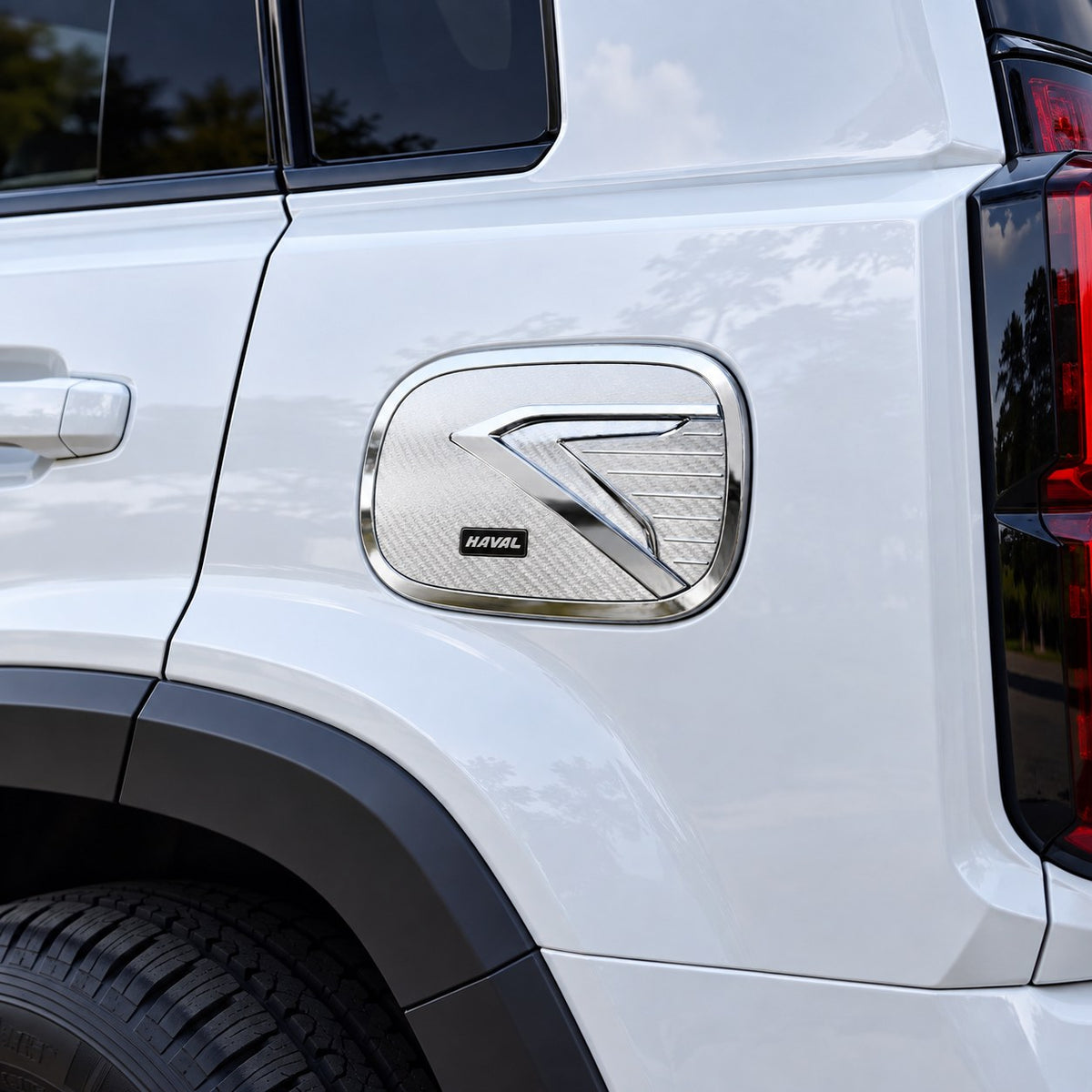 Chrome fuel tank cap decorative cover installed on Haval H9 2024-2025